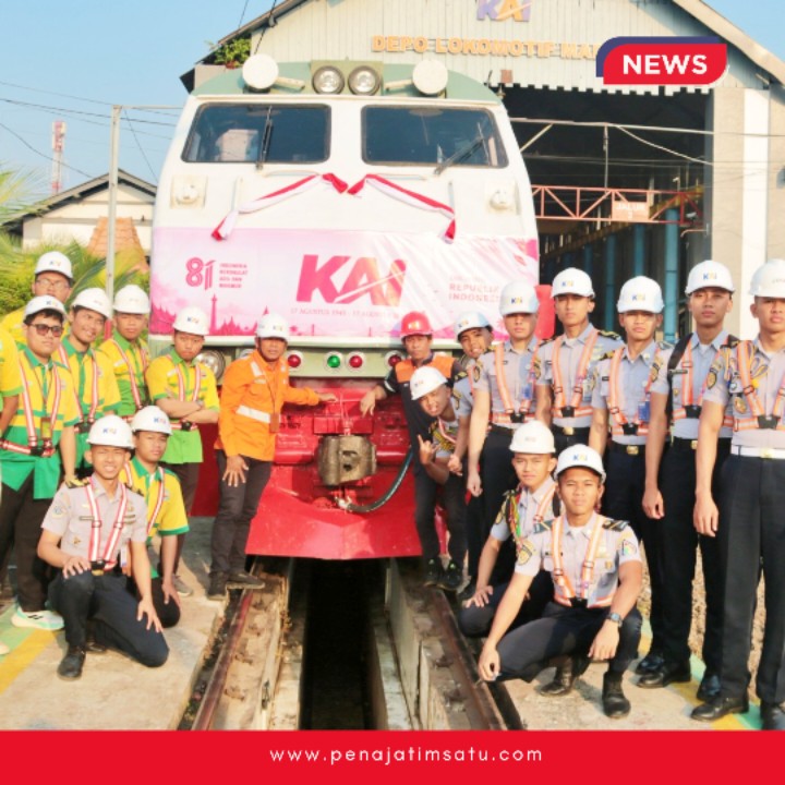 Daop 7 Madiun Gandeng Rail Fans Hiasi Lokomotif KA Manja Nuansa Merah Putih Sambut HUT ke-81 RI